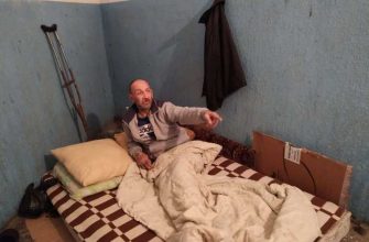 В Тюмени мужчину выселили в подъезд