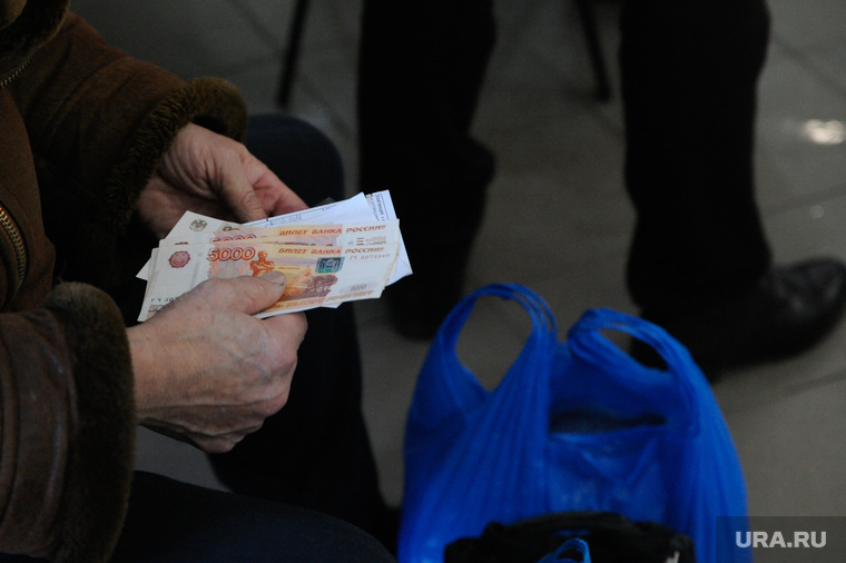 В России запретили взыскивать долги с пенсий и пособий