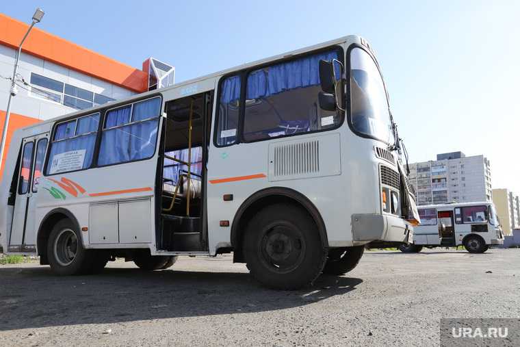 В Тюмени водитель запретил открывать пассажирам окна