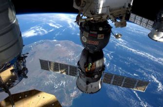 на землю летит астероид метеорит