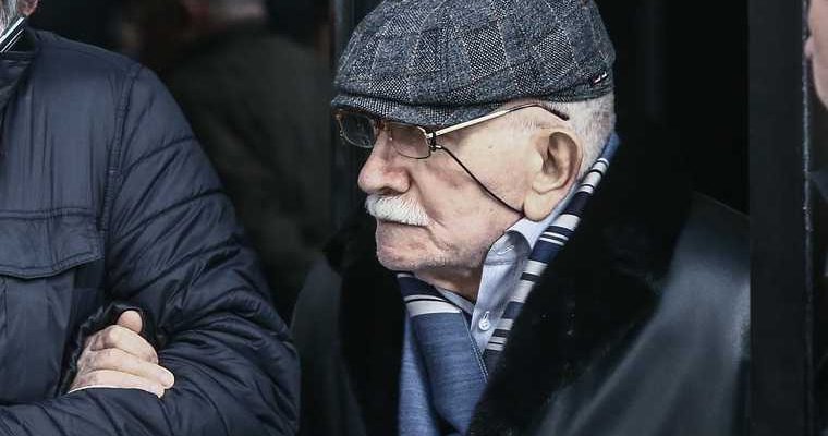 умер Армен Джигарханян