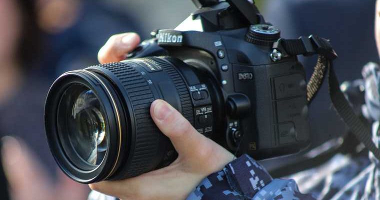 нападение журналист коммерсант Анатолий Жданов журналист нападение ЧОП обменники Москва Кутузовский проспект