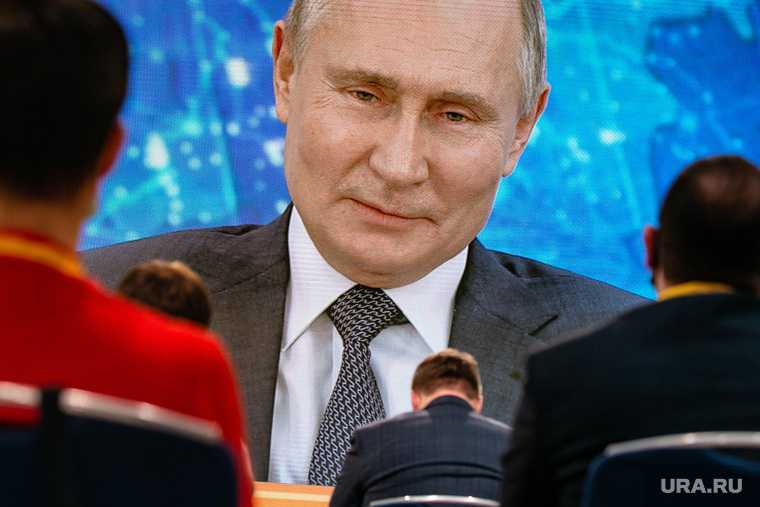 Россия экономисты пенсия кризис Владимир Путин Госдума работающие пенсионеры