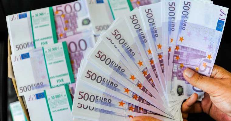 актриса Мельникова