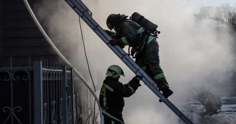 пожар в многожэтажке Екатеринбурга