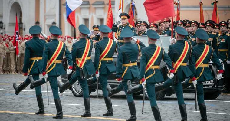 зачем проводили парад победы