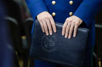 Сотрудники свердловского эко-парка устроили свалку в лесу