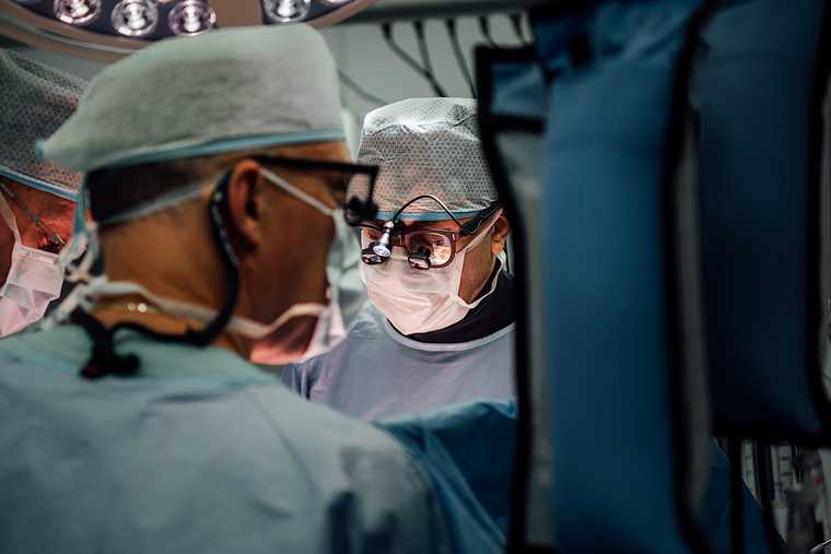 Пациентке из Кургана врачи сделали операцию без остановки сердца. Фото