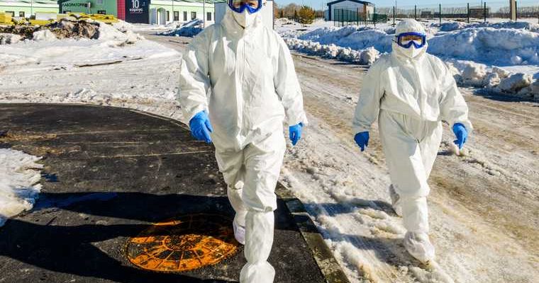 В Госдуме предложили приравнять медиков к силовикам