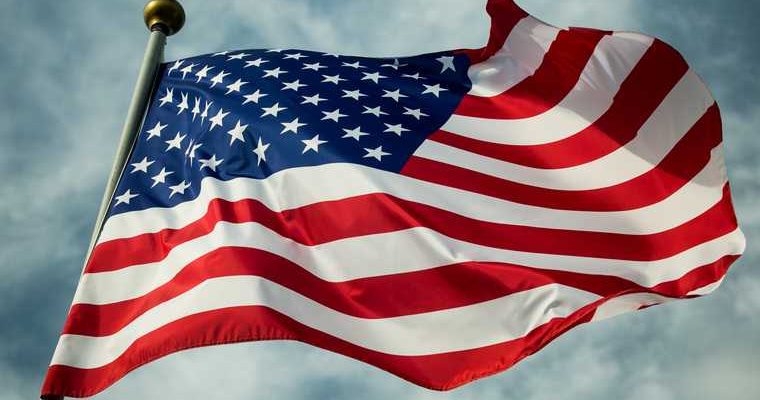 США стоит отказаться от противодействия политики России